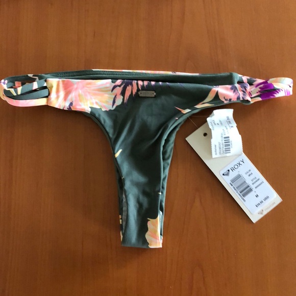 Roxy brand bikini. - Picture 6 of 7